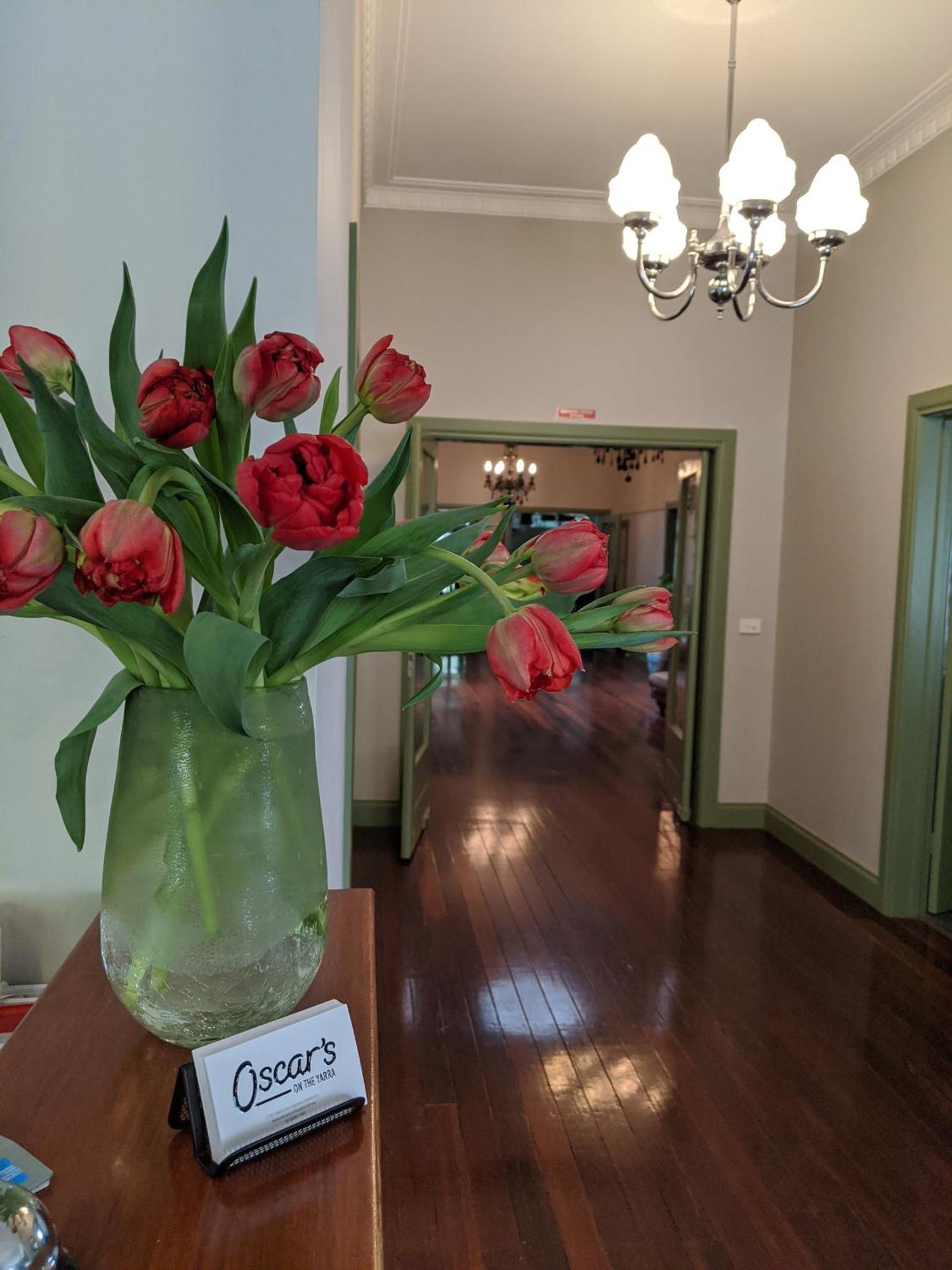 Oscar'S On The Yarra Hotel Уорбъртън Екстериор снимка