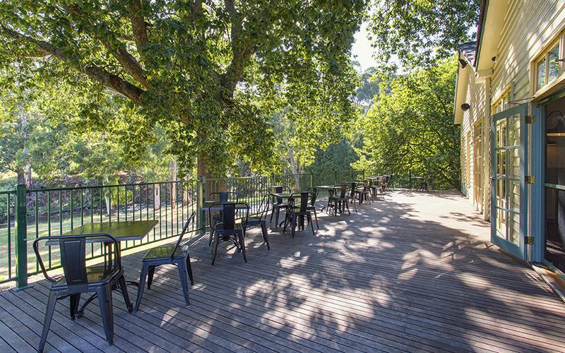 Oscar'S On The Yarra Hotel Уорбъртън Екстериор снимка